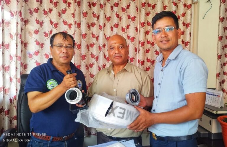 पानीको पाइप र पाईपमा  लाग्ने नोजल सेट