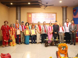 भक्तपुरमा तीन स्रष्टा सम्मानित, कुतः पिकाकद्वारा ‘हर्ष–कृष्ण लुध्वाखा सिरपा हर्ष–कृष्ण स्वर्णद्वार पुरस्कार’ वितरण
